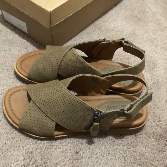 EuroSoft Darla Cognac Brown Flat Sandals 6 - Picture 3 of 7